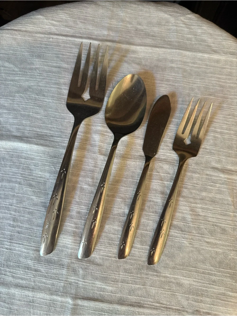 Oneida Stainless Steel Serving Forks, Spoon & Knife Set - Silver Finish
